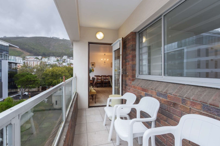 2 Bedroom Property for Sale in Sea Point Western Cape